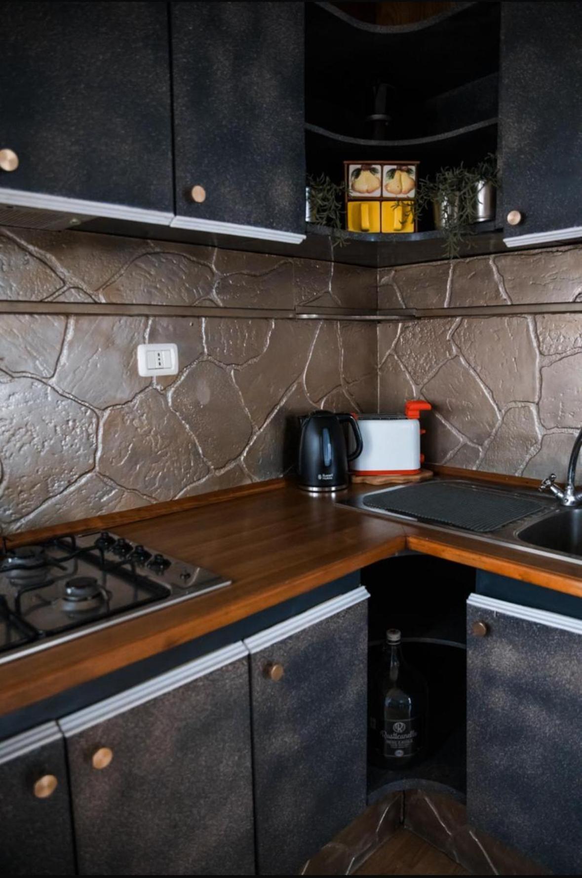 Le Chevalier Apartment กัสตีลโยเน ดิ ซิชีเลีย ภายนอก รูปภาพ