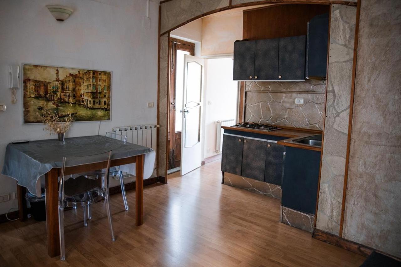 Le Chevalier Apartment กัสตีลโยเน ดิ ซิชีเลีย ภายนอก รูปภาพ
